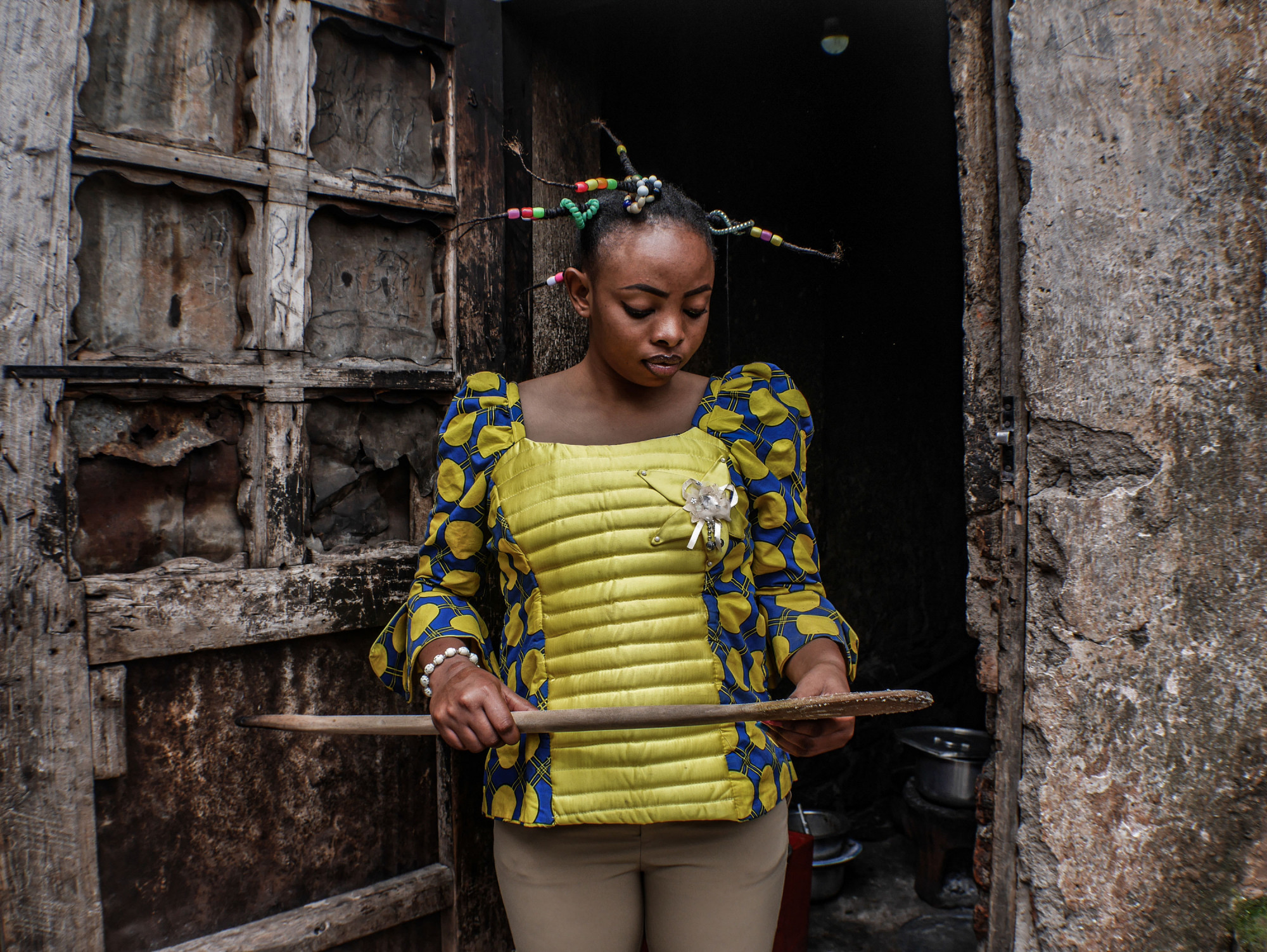 Bukavu, DRC, December 2019. Women with a traditional hairstyles in the eastern Congolese city city. © Raissa Rwizibuka Karama for Fondation Carmignac